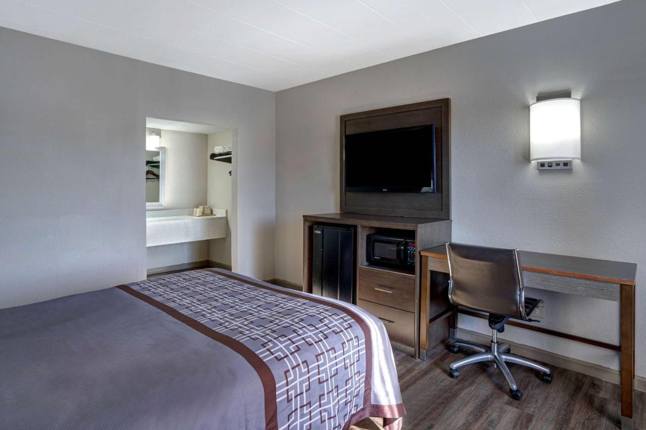 Motel 6 Burlington Dış mekan fotoğraf