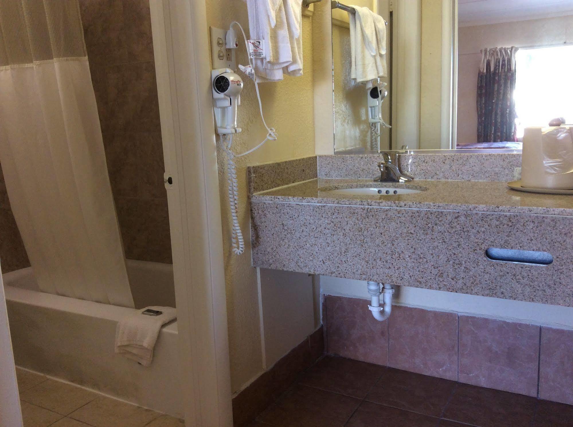 Motel 6 Burlington Dış mekan fotoğraf