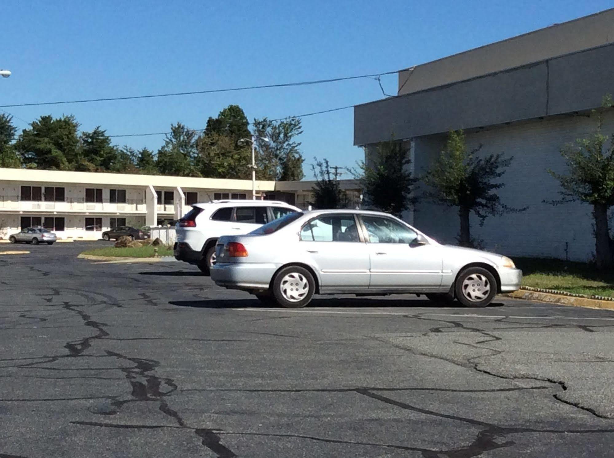Motel 6 Burlington Dış mekan fotoğraf