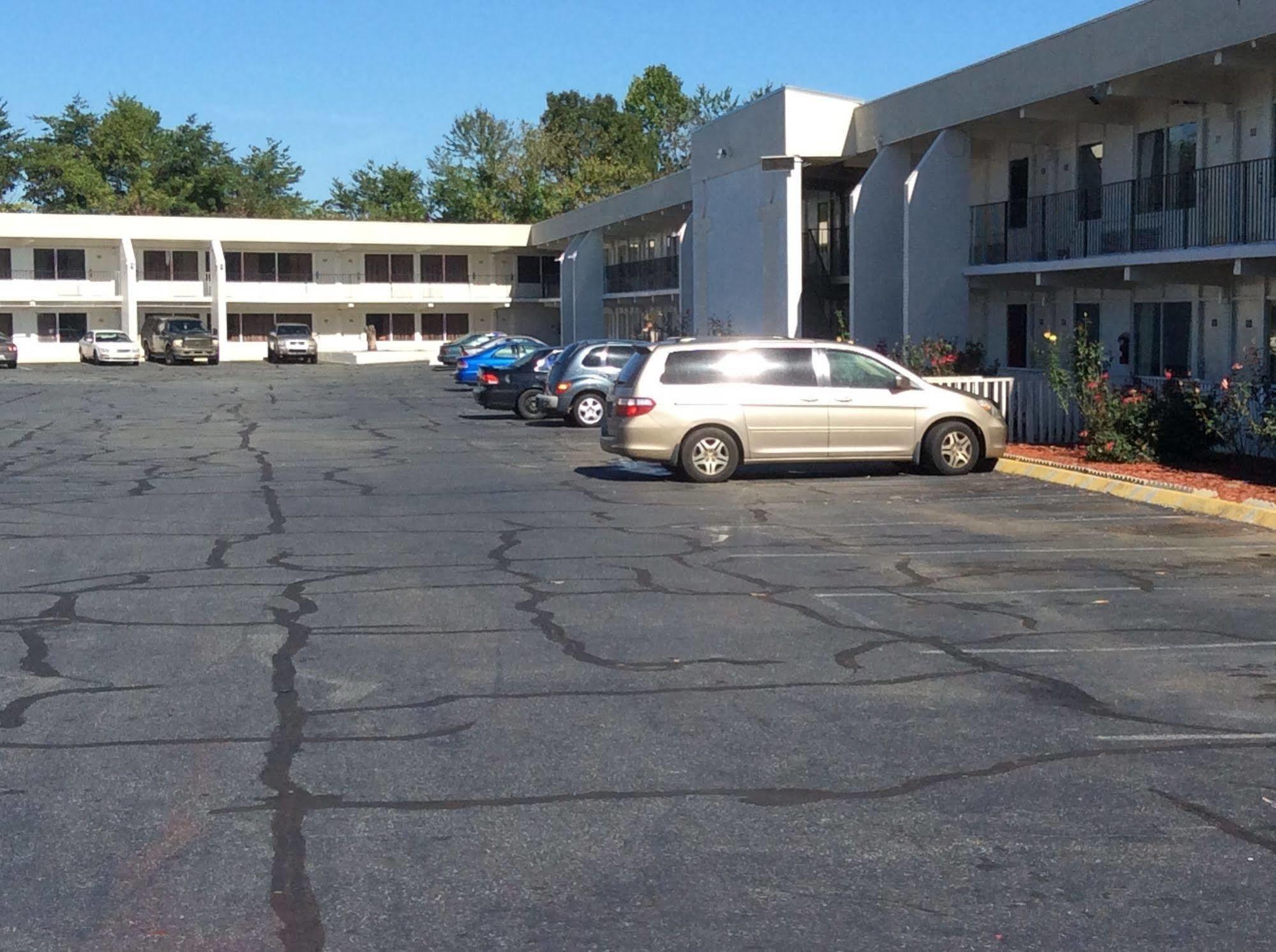 Motel 6 Burlington Dış mekan fotoğraf